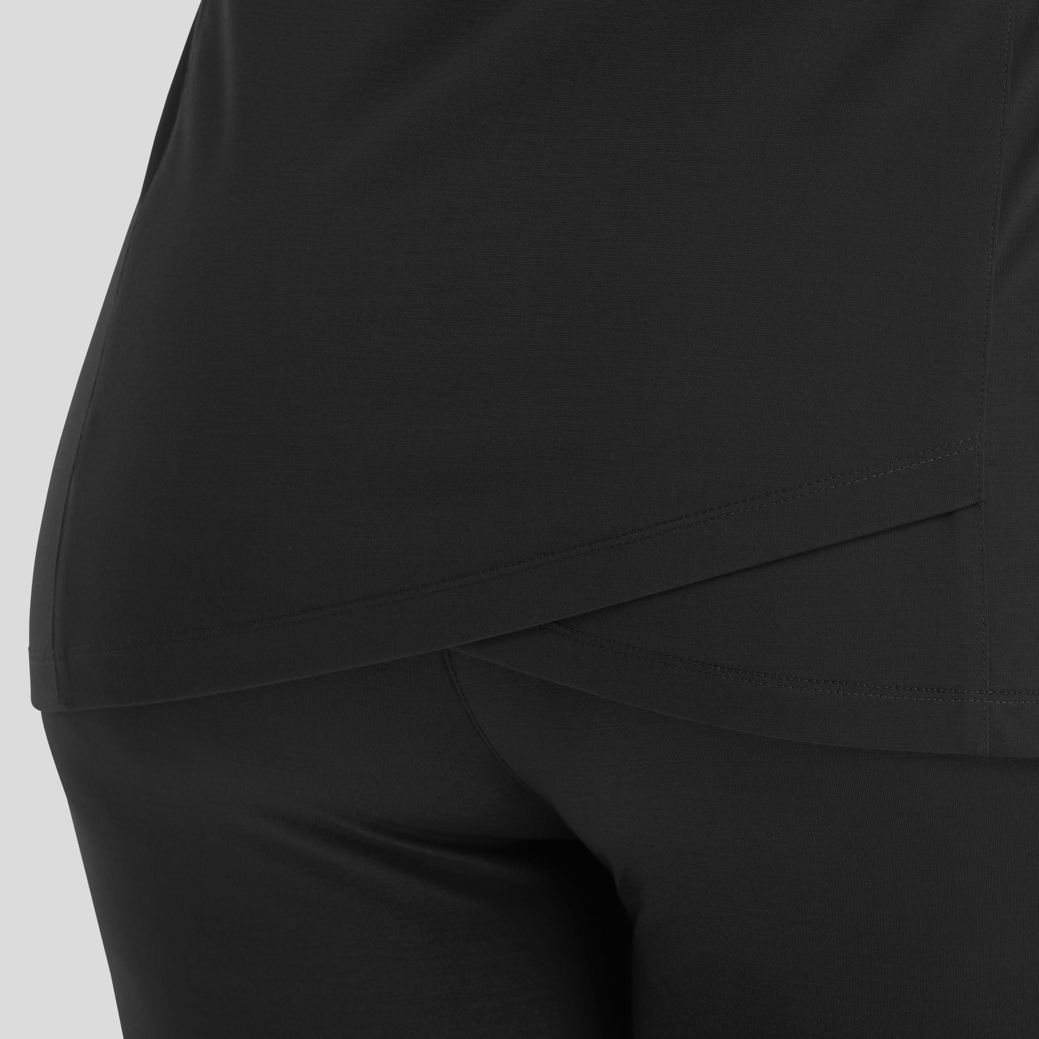 Maevn_Focus_20302_black_back_detail